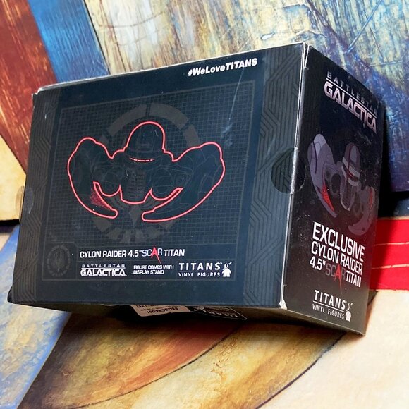 NEW BATTLESTAR GALACTICA CYLON RAIDER TITANS VINYL TOY MODEL - (LOOT CRATE SE - Picture 3 of 8